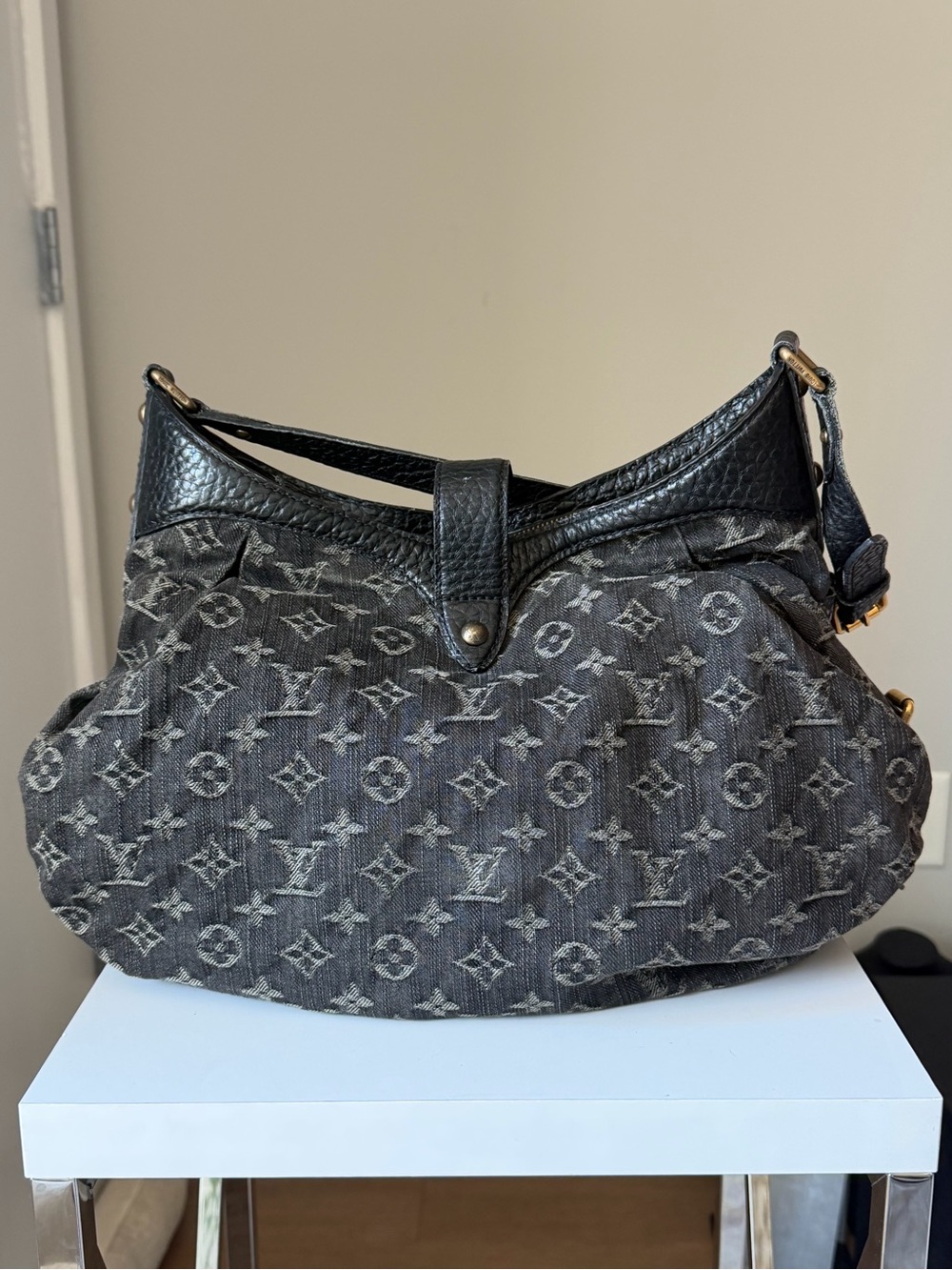 Louis Vuitton Denim Mahina XS Black Monogram Shoulder Bag - Picture 4 of 16
